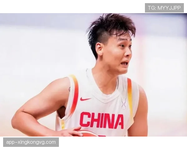 拉拽球衣算犯规吗？裁判如何判定这类隐蔽动作