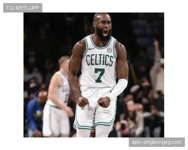 杰伦·布朗突破创造得分机会提升关键时刻表现明显