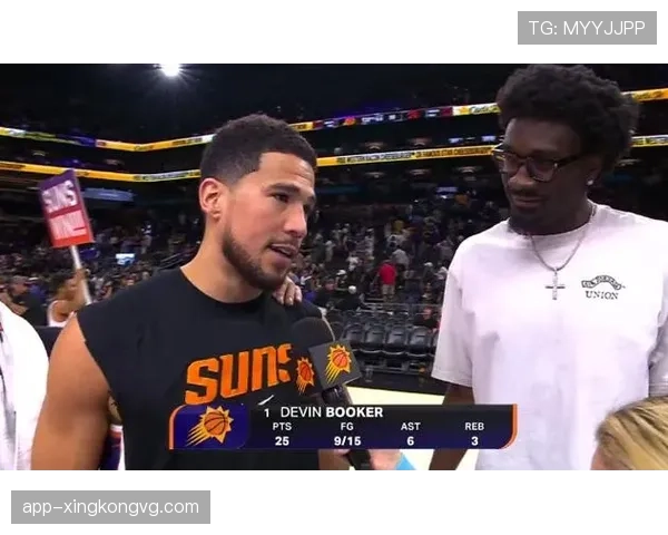 布克挡拆频繁制造错位，三分效率显著提升拉开球队空间